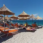 بيت ريفي Sunset 4*