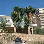 بيت ريفي Sunset 4*
