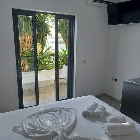 Sunset Herberg Sarandë